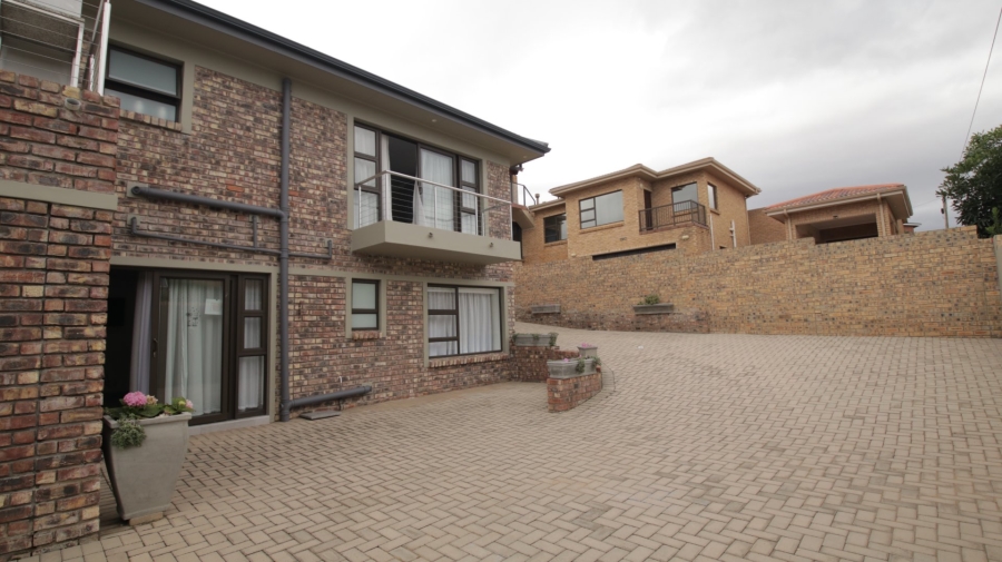 5 Bedroom Property for Sale in Dana Bay Western Cape